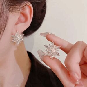 Diamond Gold Snowflake Sunflower Stud Earrings